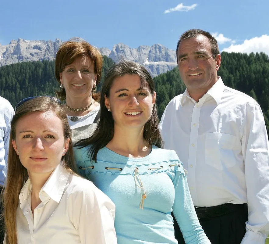 Familie De Sisti, Gastgeber im La Majon